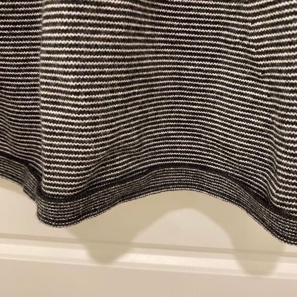 Zara Women's Knit Elastic Mini Skirt. Black/White. Medium. Dark Academia. Cute. - Picture 3 of 9